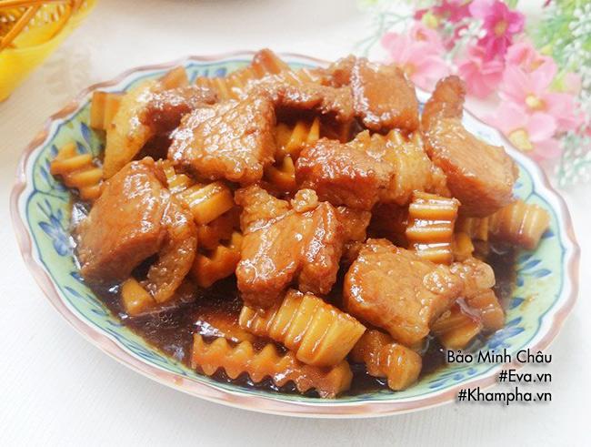 Cách nấu thịt kho dừa đơn giản nhưng đậm đà, trôi cơm - Bếp Eva